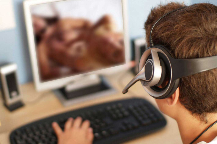 Việc sử dụng nội dung khiêu dâm có vấn đề đang ảnh hưởng đến nhiều người, ở nhiều quốc gia trên thế giới - Ảnh: Tech Explorist