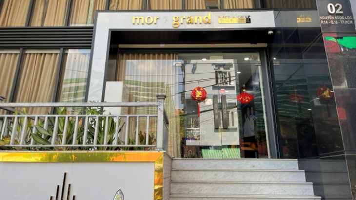 Cơ sở Mor Grand ở số 2 Nguyễn Ngọc Lộc, phường 14, quận 10 (TP.HCM) bị Thanh tra Sở Y tế TP.HCM phát hiện quảng cáo “Tăng size cậu nhỏ không phẫu thuật chuẩn y khoa” sai sự thật - Ảnh: Thanh tra Sở Y tế TP.HCM