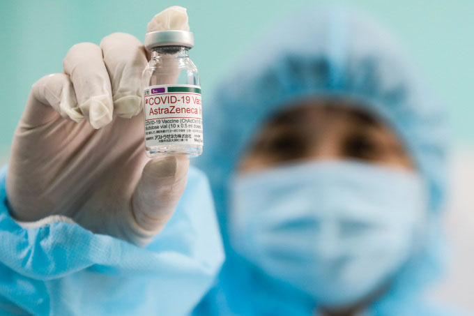 Một lọ vaccine Covid-19 của AstraZeneca được tiêm tại Việt Nam năm 2021.