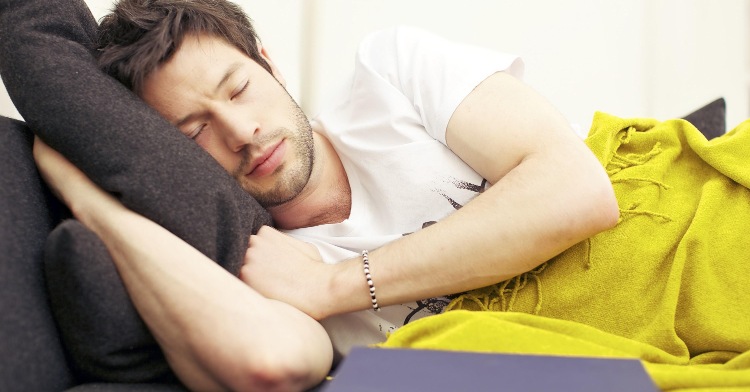 Giấc ngủ trưa giúp bạn tỉnh táo và hồi phục năng lượng.
