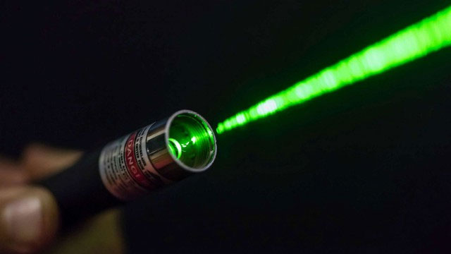 Các chuyên gia đã nghiên cứu ra phương thức áp dụng tia laser để chữa ngủ ngáy.